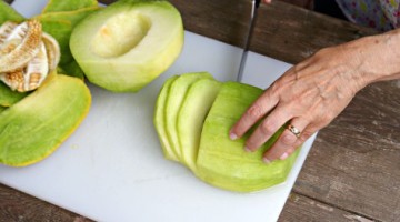 how-to-cut-up-melon-step-5